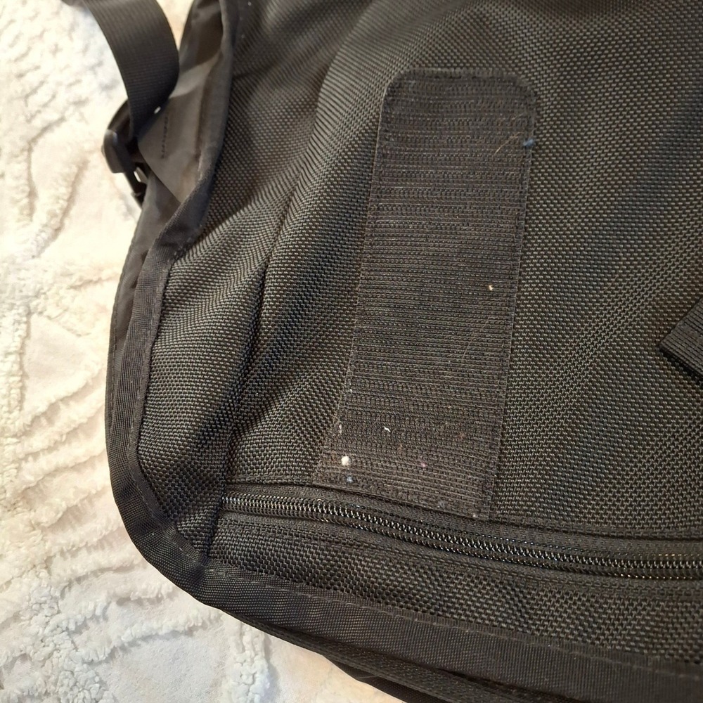 The North Face XL Messenger Bag Black Nylon Laptop Commuter Shoulder Satchel Bag - Picture 8 of 13